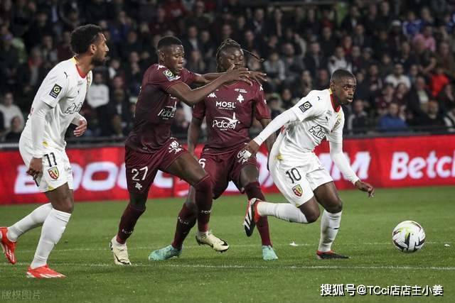 波士顿马拉松：肯尼亚选手包揽男女组冠军 双双实现卫冕