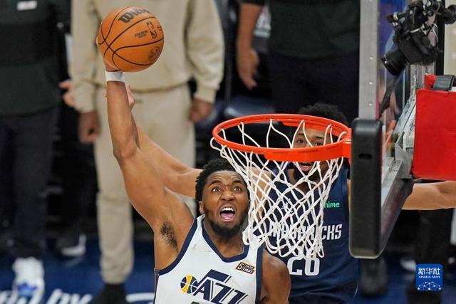 波士顿马拉松：肯尼亚选手包揽男女组冠军 双双实现卫冕