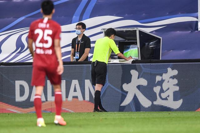 雄鹿终结3连败送黄蜂10连败 猛龙送火箭3连败